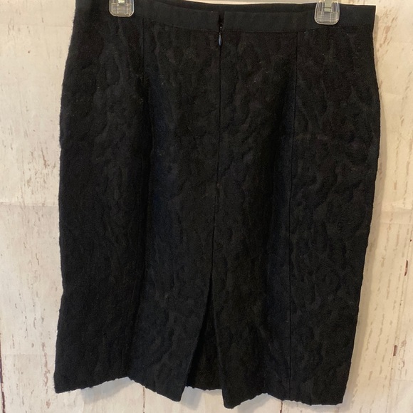 Ann Taylor skirt - Picture 2 of 8